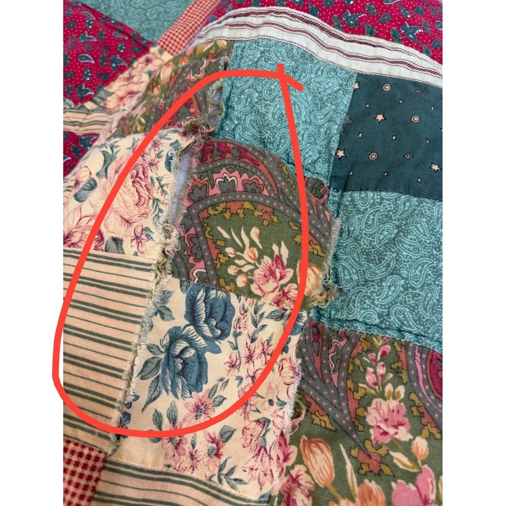 Vintage Patchwork Quilt Scalloped Edge Floral Paisley Reversible Multicolor